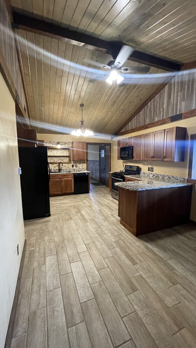 Foto del edificio - 1 Crystal Creek Dr