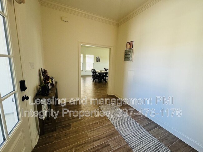 Foto del edificio - 117 Preston Rose Ln