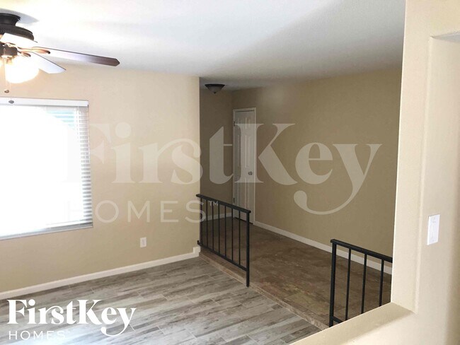 Building Photo - 4149 W Shangri La Rd