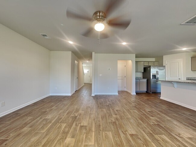 Building Photo - 409 Red Poll Wy