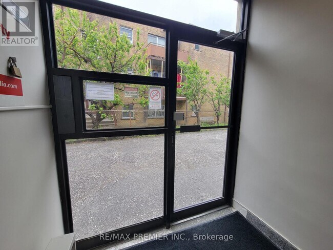 Photo du bâtiment - 2637 Keele St