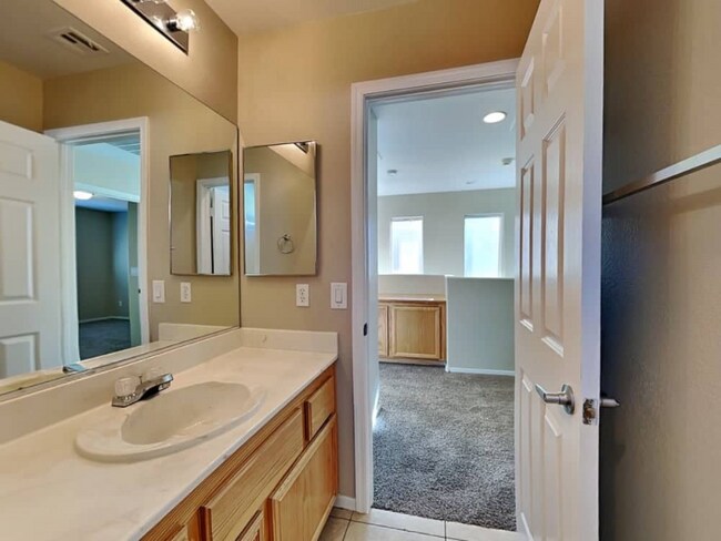 Foto del edificio - 6323 Blushing Willow St