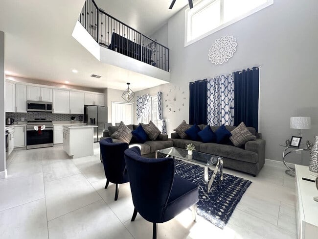 Building Photo - 321 Cabello Dr