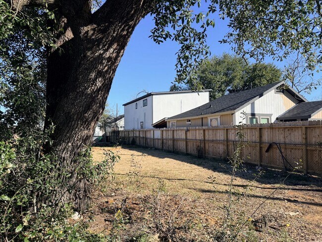 Building Photo - 3512 Castor St