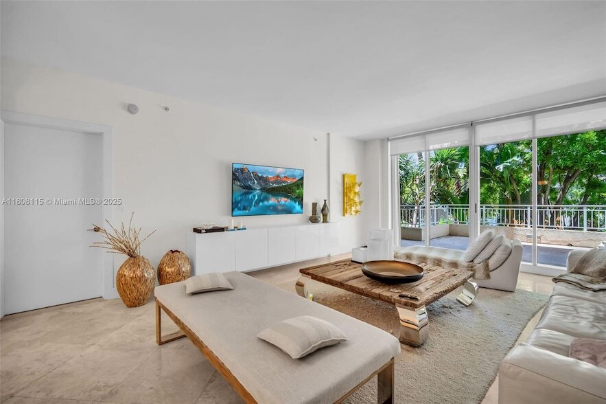 Foto principal - 765 Crandon Blvd