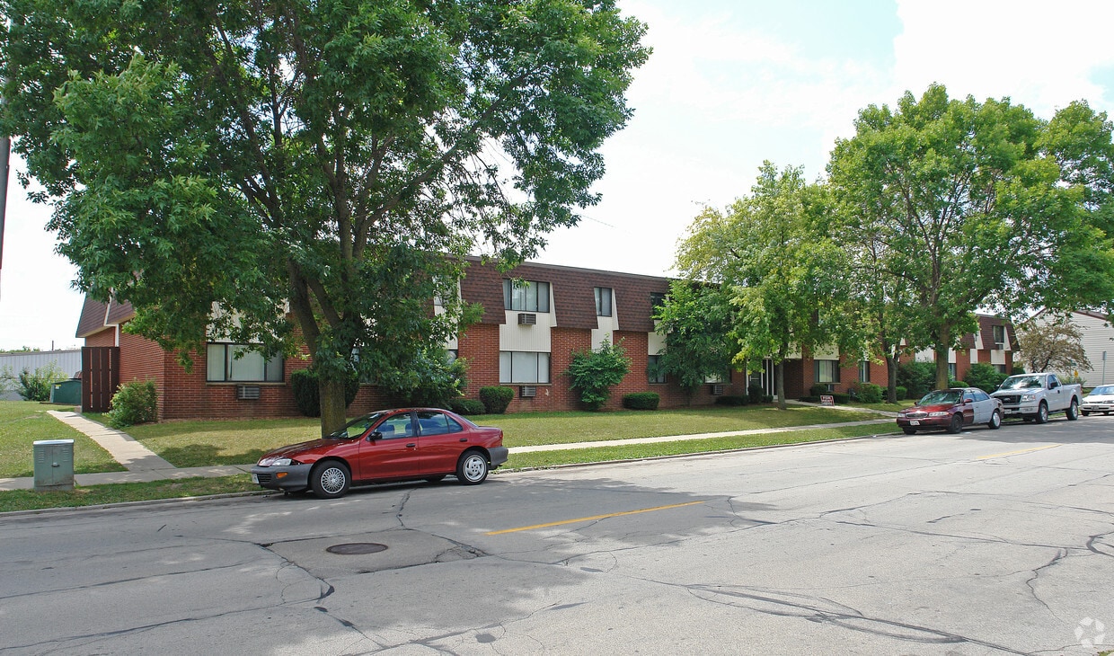 Building Photo - Byrd Townhomes