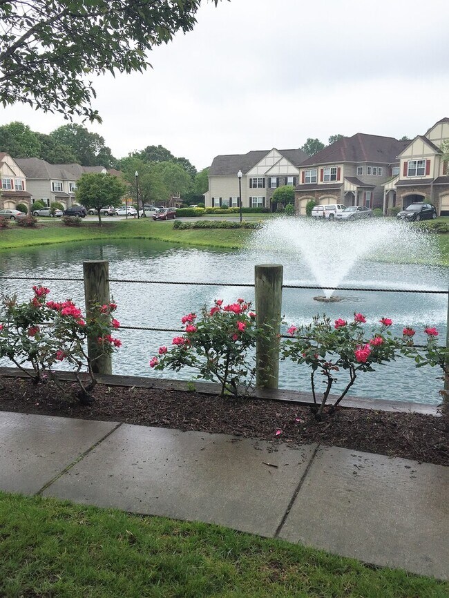Foto del edificio - BEAUTIFUL 3 BEDROOM/2.5 BATH CONDO FOR RENT!