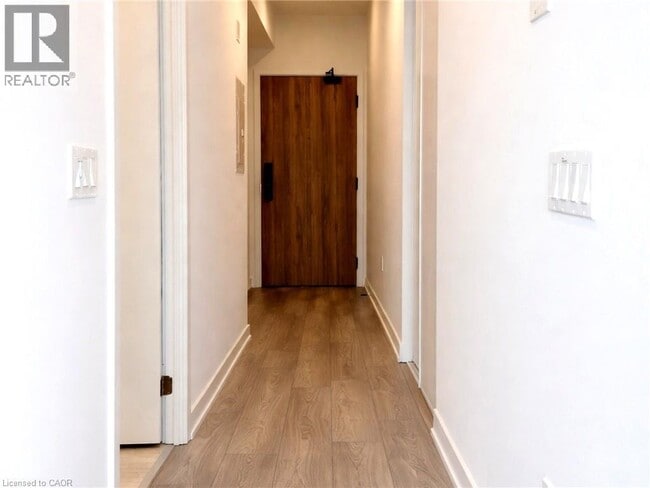 Building Photo - 1 Fairview Rd E