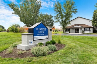 Building Photo - Hunters Glen