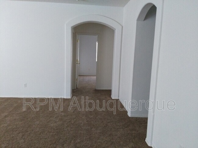 Foto del edificio - 1015 Maroa St NW