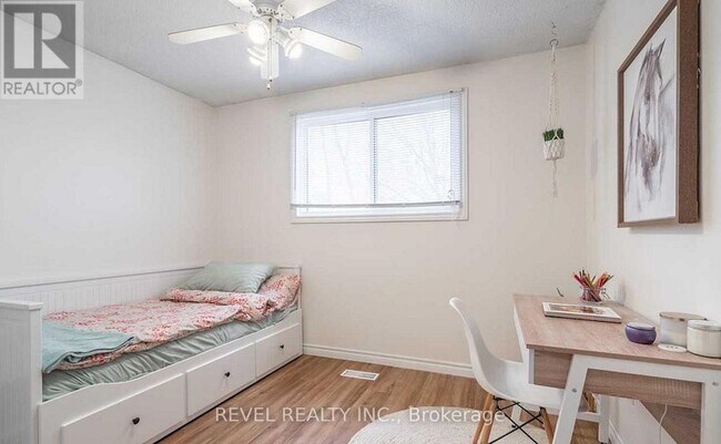 Building Photo - 9 Balmoral Ct