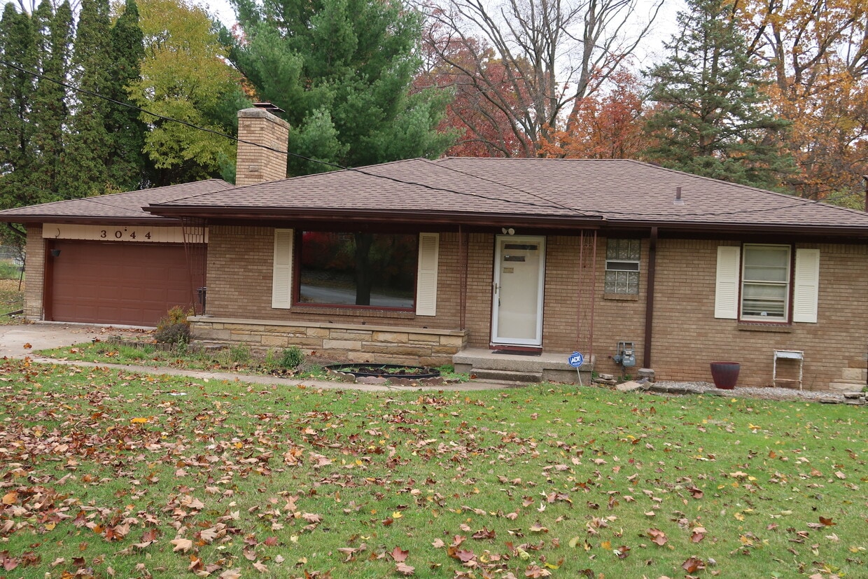 Foto principal - 3044 Kalamazoo Ave SE