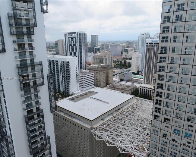 Building Photo - 300 S Biscayne Blvd