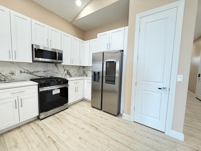 Building Photo - 3107 W Laux Dr