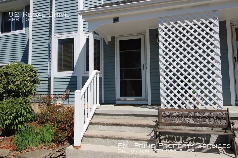 Primary Photo - Beautiful 2 BR Townhome in Monmouth Junction