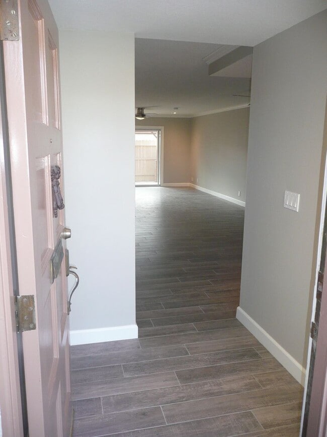 Foto del edificio - Great 2 bed/2bath in Tustin Villas