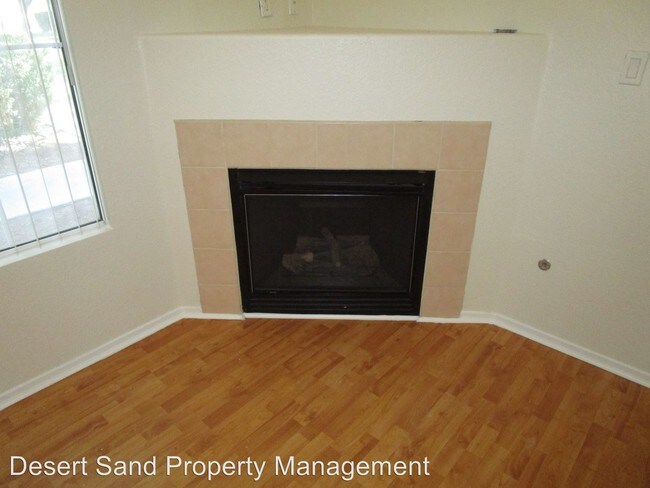 Building Photo - 10245 S Maryland Pkwy