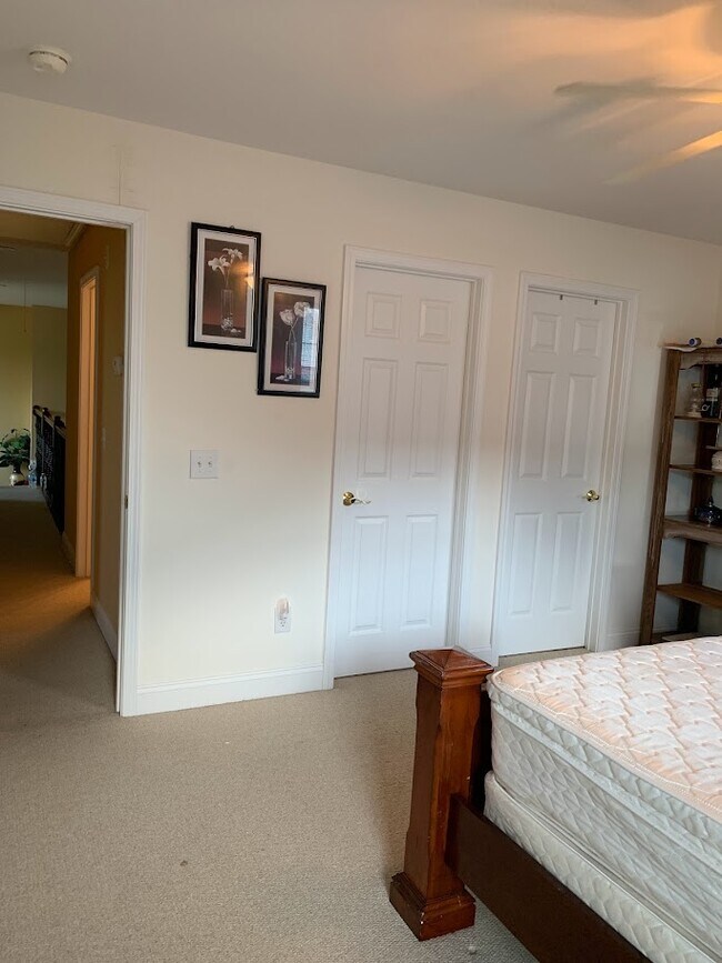 Foto del edificio - 6007 Windsor Cir