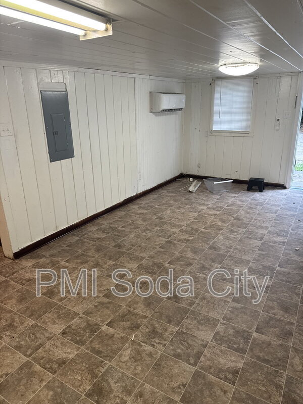 Foto del edificio - 211 E Brooks St