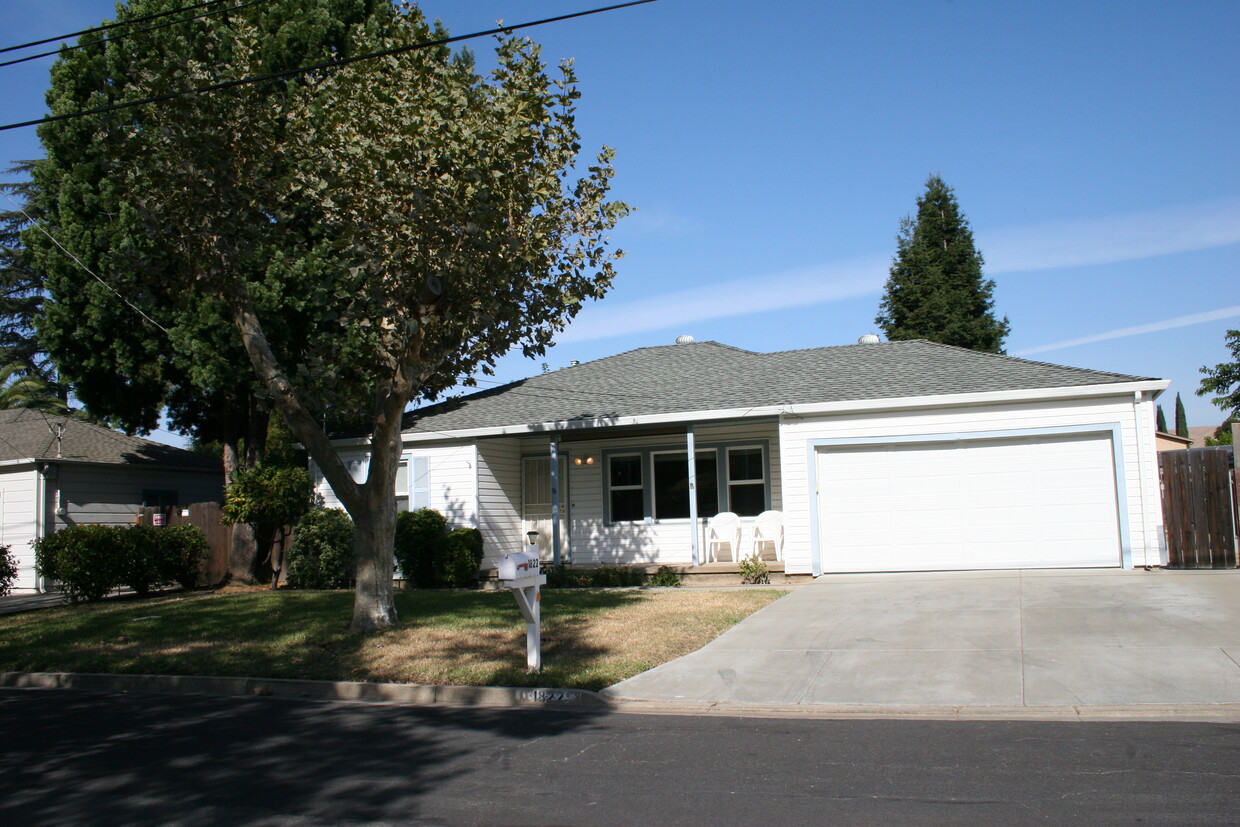 Primary Photo - 1822 Noemi Dr