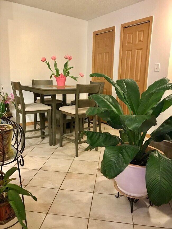 Foto del edificio - 3017 W Heritage Dr