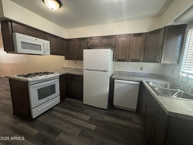 Building Photo - 235 E Paula Cir