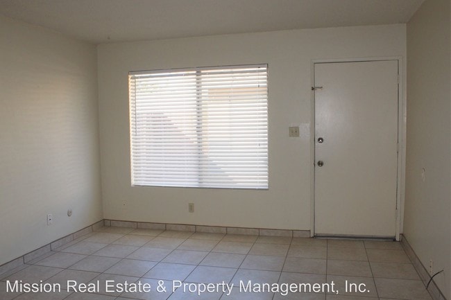 Building Photo - 810 31st St