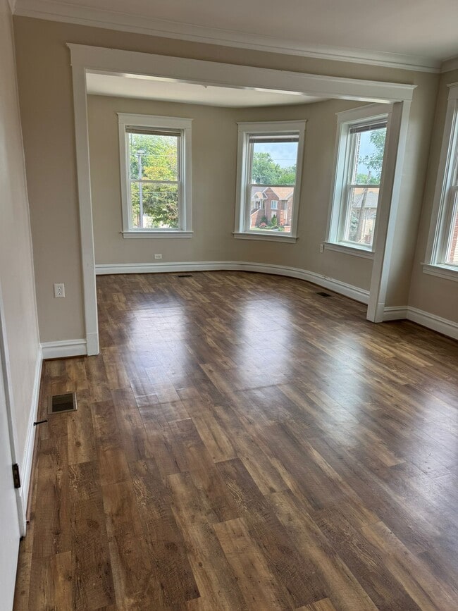 Building Photo - 7601 W 60th Pl
