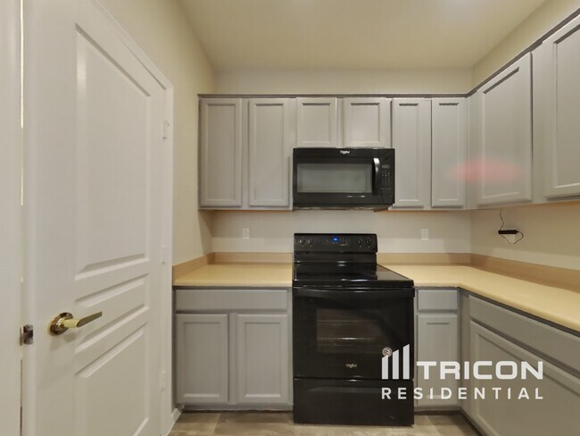 Foto del edificio - 6410 S 72nd Ln