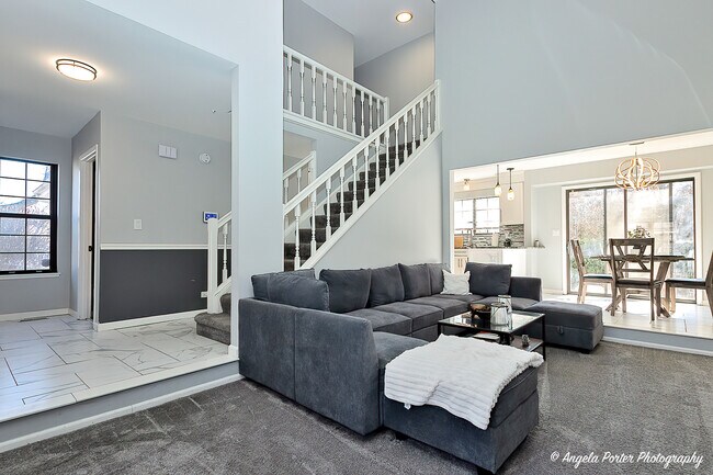 Building Photo - 638 Dordan Ct