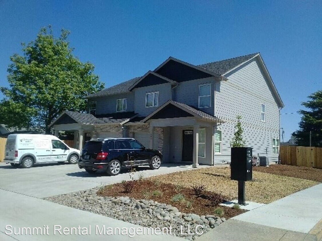 202 Williams St, Independence, OR 97351 Apartment for Rent in