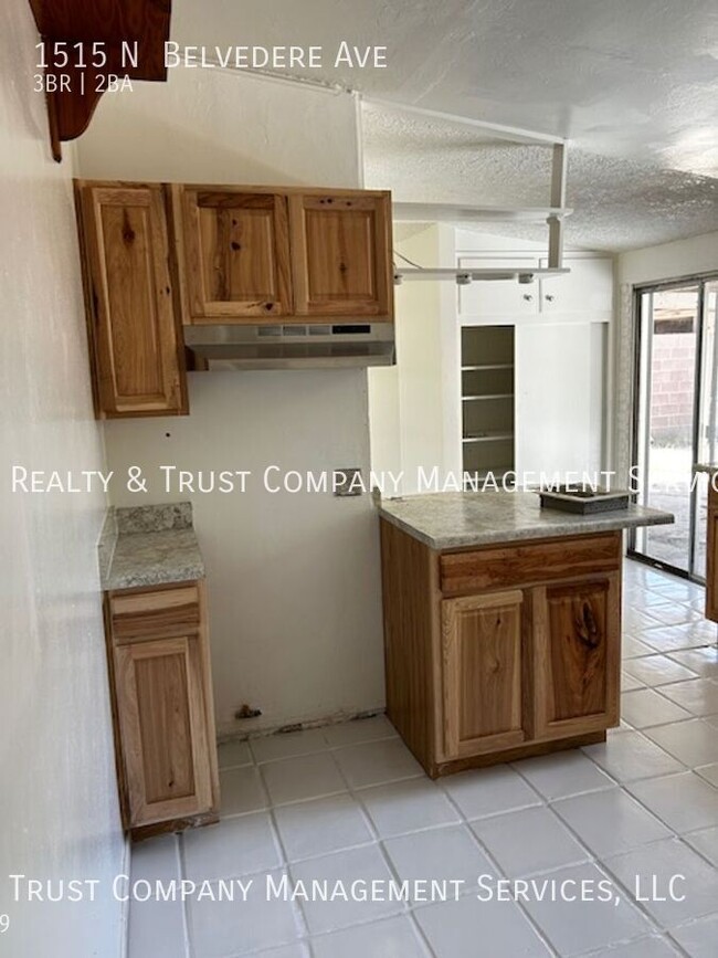 Building Photo - 3 Bedroom Single Family -Central Tucson