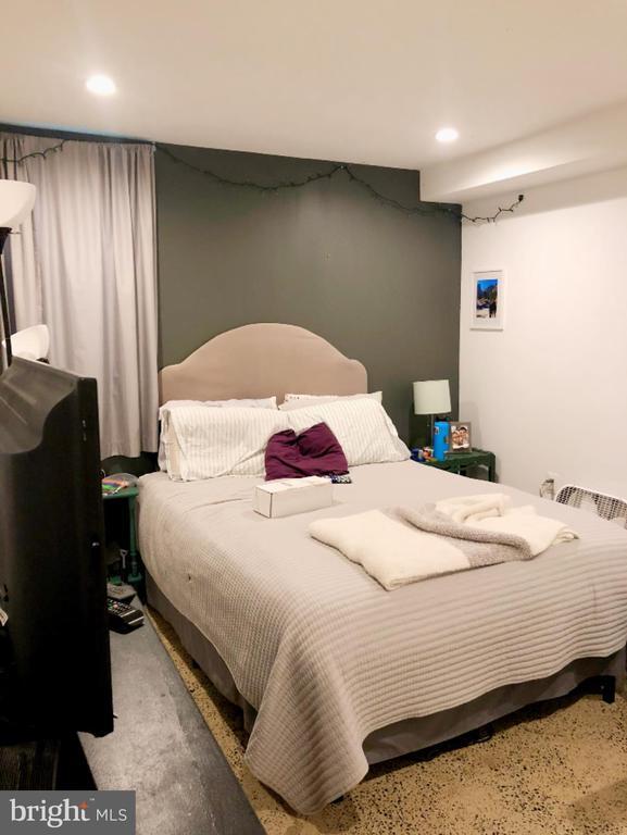 Building Photo - 400 Riggs Rd NE