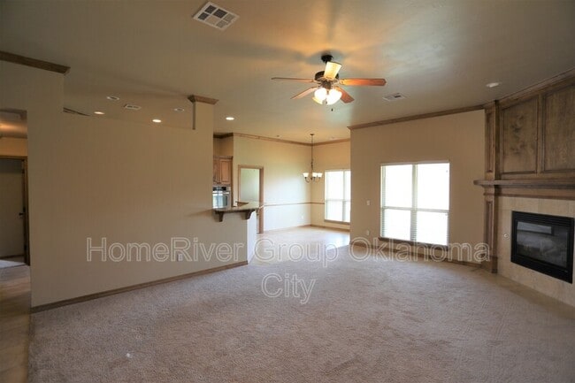 Building Photo - 809 Tea Rose Dr