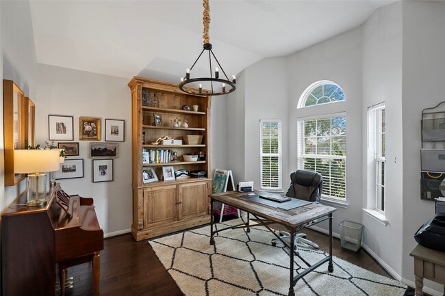 Building Photo - 16015 Jaime Knoll Ln