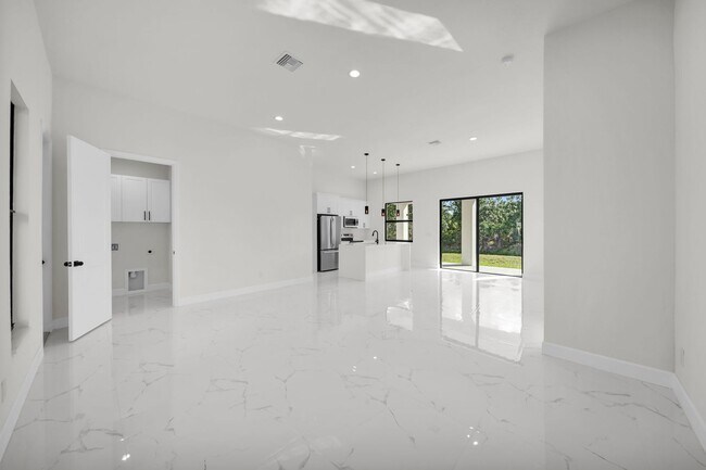 Foto del edificio - Be the first in occupy this 2026 constructed home in city of Englewood, FL! Qualify for a deposit...