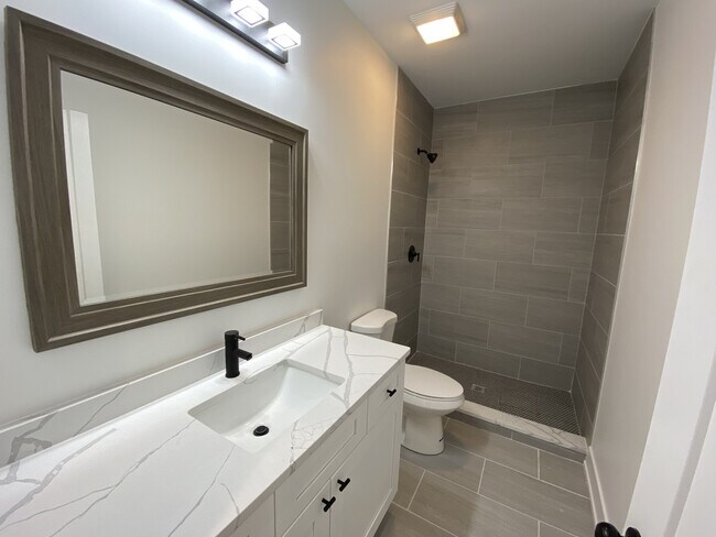 Building Photo - 4047 S Prairie Ave