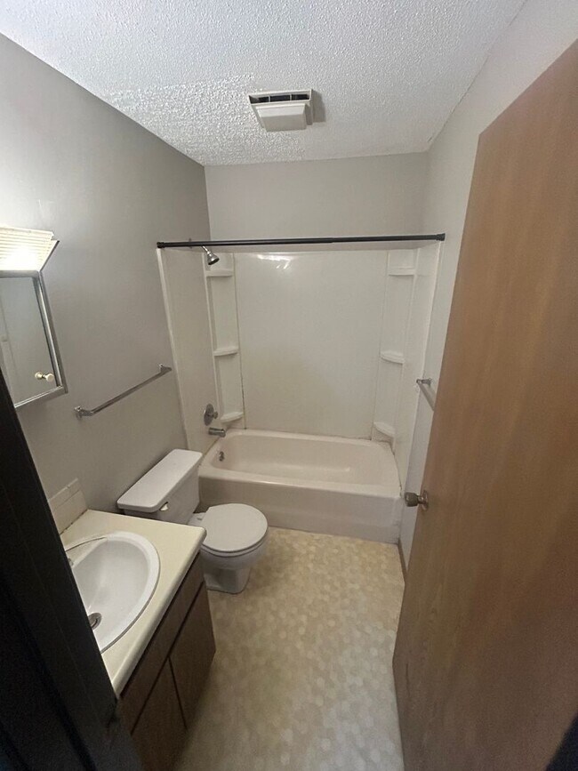 Building Photo - New one bedroom apartment in Butler!