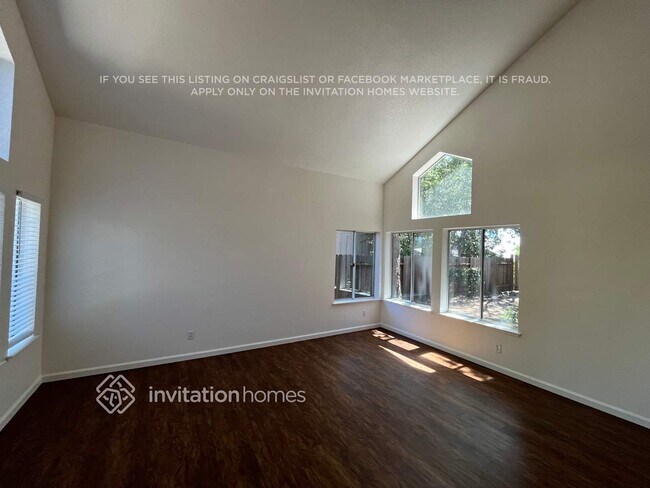 Foto del edificio - 6102 Cameo Dr