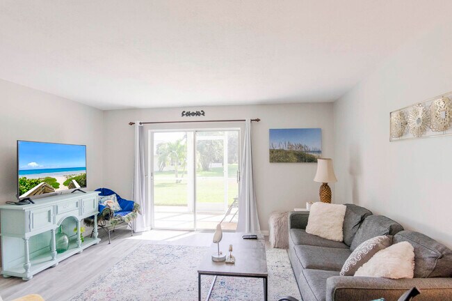 Foto del edificio - 18081 SE Country Club Dr