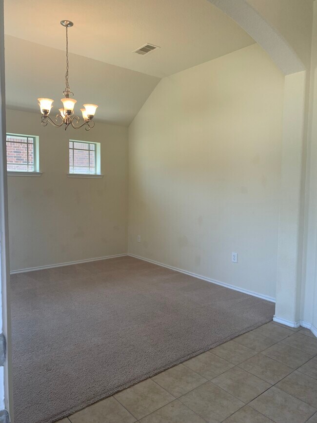 Building Photo - 446 Oak Chase Dr