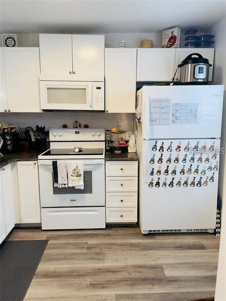 Photo - 2500 Woodgate Blvd Apartment