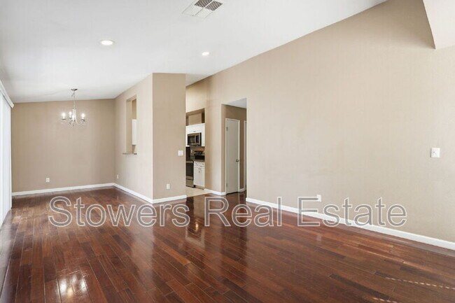 Foto del edificio - 7102 Cross Creek Cir