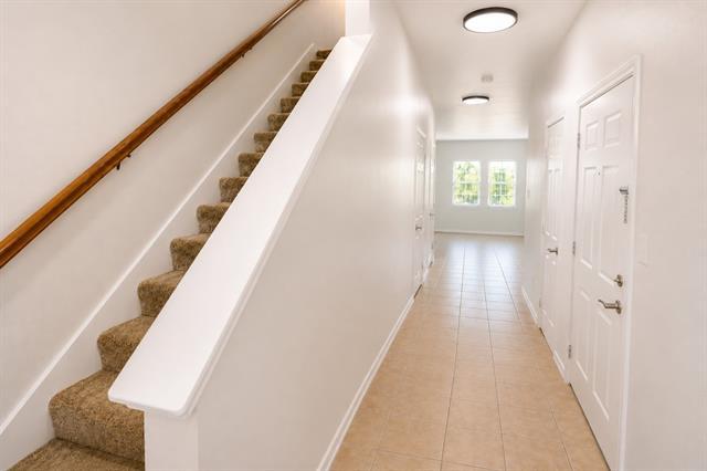 Building Photo - 320 Woodgrove Dr