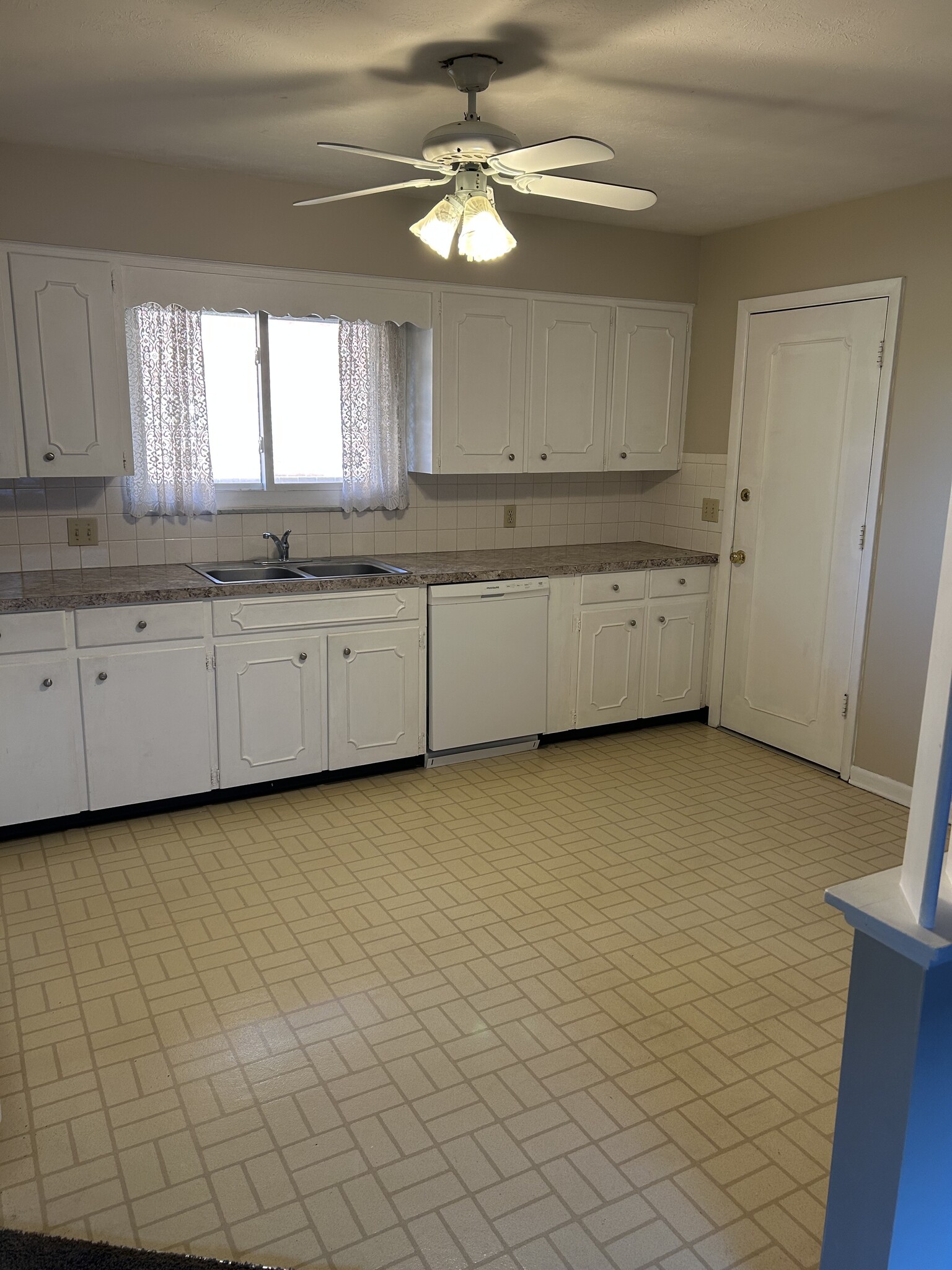 172 Kenridge Rd Fairlawn, OH 44333 – photo 1 of 9