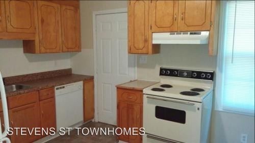 Primary Photo - 636 Stevens St