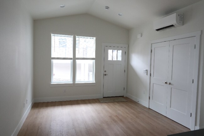 Foto del edificio - 12909 SE Ridgecrest Rd