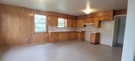 Building Photo - 3323 Darien St