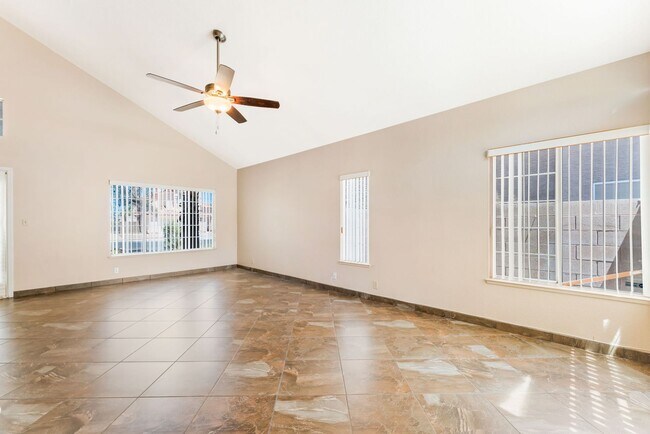 Foto del edificio - Private Backyard Retreat with Spa & Thoughtfully Designed Living Spaces!