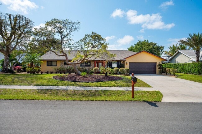 Photo - 3250 Lakeview Blvd House